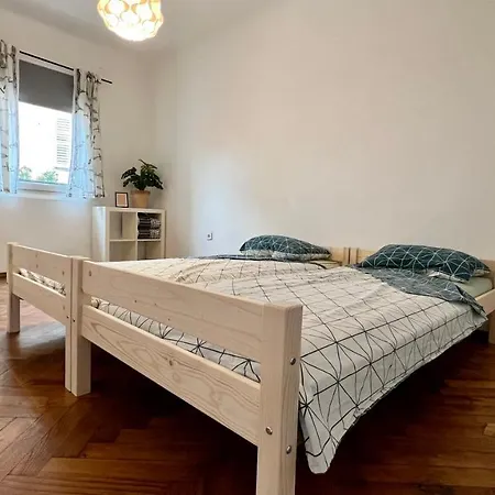 Carina 2 Apartment
