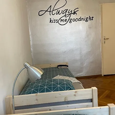 Apartamento Carina 2 *
